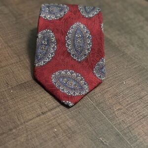 Embassy Square Paisley Silk Tie
